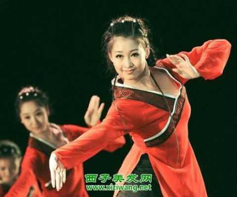 跳民族舞怎么梳头,民族舞头发怎么扎图片