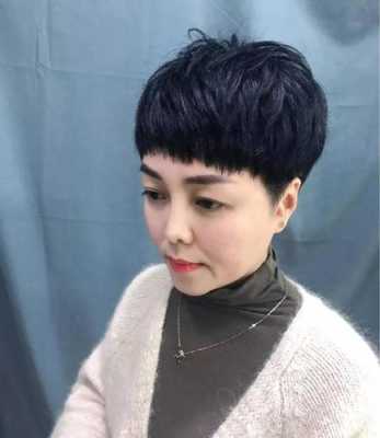 剪完碎盖头好换什么发型好,今年剪什么发型好看女50岁
