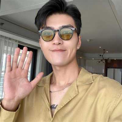 脸小的男生适合什么墨镜,小脸男生适合什么墨镜款式