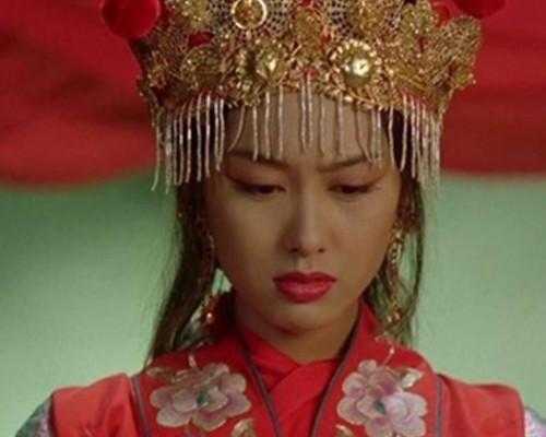 紫霞的发型怎么梳（紫霞的发型怎么梳简单一点）