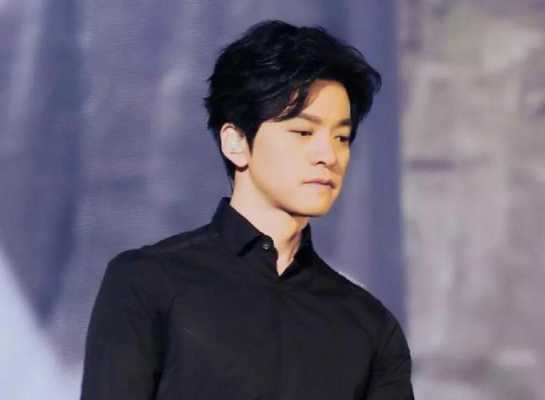李健和谁长得像,李健发型怎么弄好看