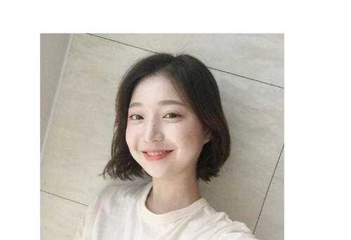 巴掌脸适合什么短发（巴掌脸适合什么短发发型女）