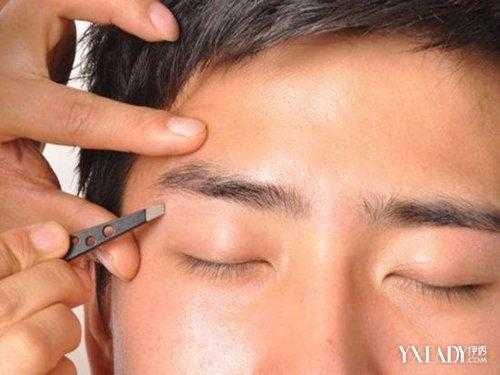 男生怎么修眉毛才能好看,男士的眉毛怎么修好看图片
