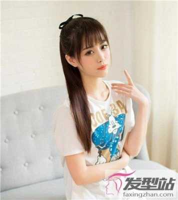 长直发怎么扎马尾好看（头发很直扎马尾怎样扎才好看）