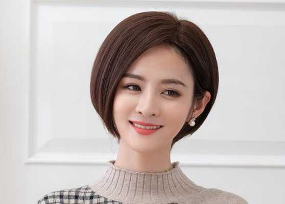 脖子粗短适合什么发型（脖子粗短适合什么发型好看）