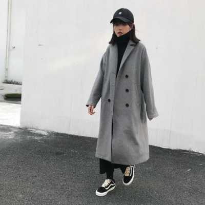 灰色头发配什么衣服（灰色帽子搭配什么衣服）