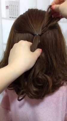 短卷发怎么扎好看图解（短卷发怎么扎好看）