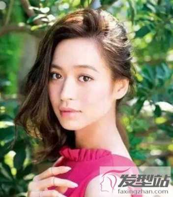 大侧分发型怎么弄（侧分发型怎么弄女）