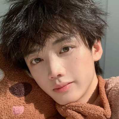 男生短头发怎么弄好看（男生短头发怎么弄好看图片）