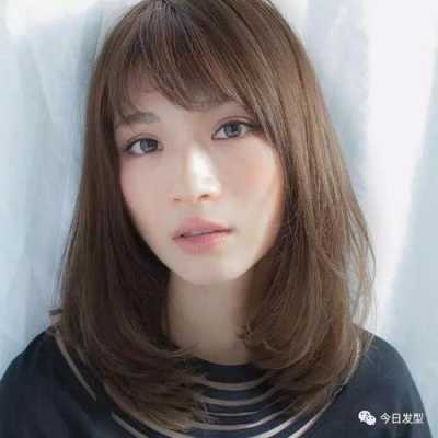脸大怎么梳头发好看,女人脸大剪什么发型好看