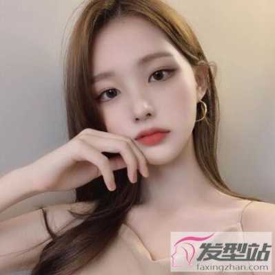 中分长发适合什么颜色（中分长发适合什么颜色的衣服）