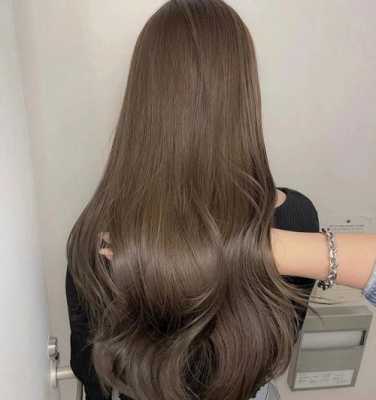 棕栗色适合什么人（咖啡色和棕栗色哪个头发颜色好看）