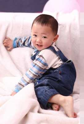 如何给3岁小孩子剪头发呢？小孩子总是动来动去的，怎么剪啊,儿童男剪什么发型好看图片