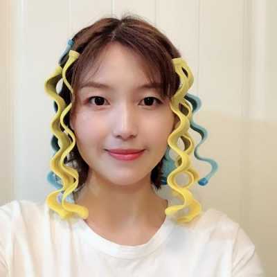 怎么让一次性卷发持久（一次性卷发用什么定型比较自然持久）