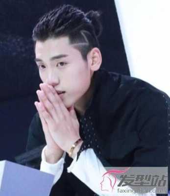 男生怎么留马尾（男生怎么留马尾）