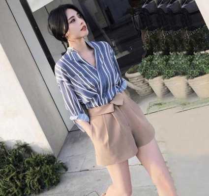 脸大怎么搭配衣服（脸大穿什么衣服）