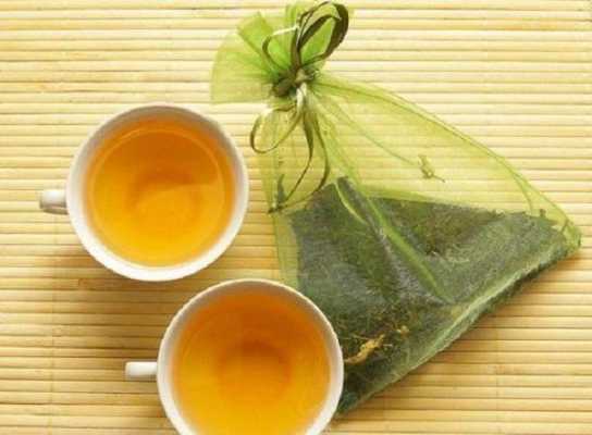 茶叶水洗发有什么好处（茶叶水能洗头吗）