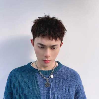 男士烫发有什么用（请问.男士烫发根是什么效果的）