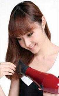 怎么吹出蓬松发型（怎么吹出蓬松发型女）