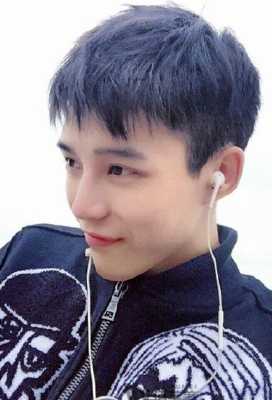 锯齿刘海怎么剪视频（男生刘海怎么自己剪短）