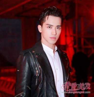 油性发质适合什么发型（油性发质适合什么发型男）