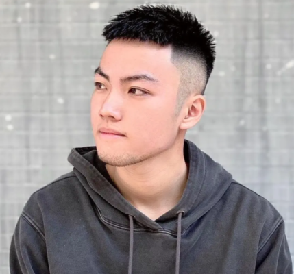 35岁男人什么发型好看（35岁男人什么发型好看图片）