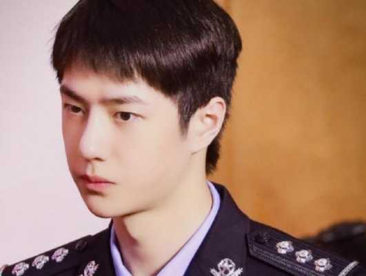 男生做发型需要什么（男性警察的发型要求是什么）