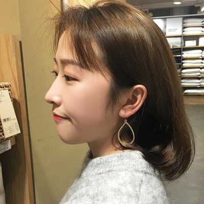 圆脸适合什么耳钉图片（圆脸适合什么耳饰）