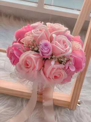 新娘鲜花造型买什么花（新娘鲜花造型买什么花好看）
