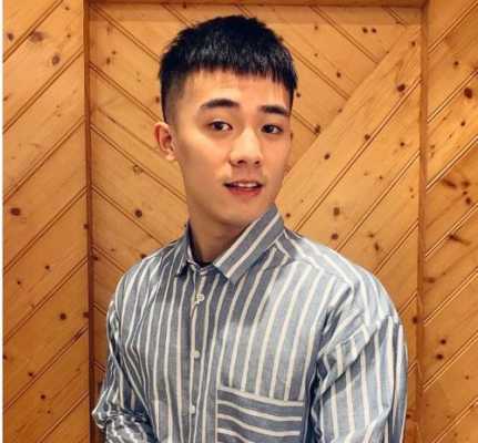 颧弓宽适合什么发型（头宽的男生用什么发型）