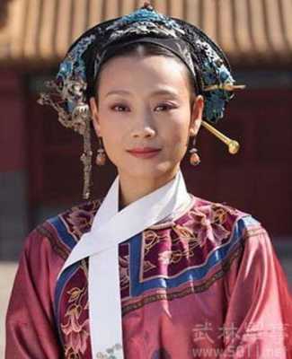为什么端妃发髻有两个穗子,宫中女官梳什么发髻好看