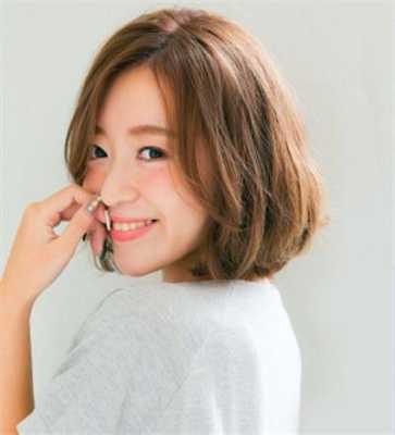 侧脸扁平适合什么发型（侧脸扁平适合什么发型女）