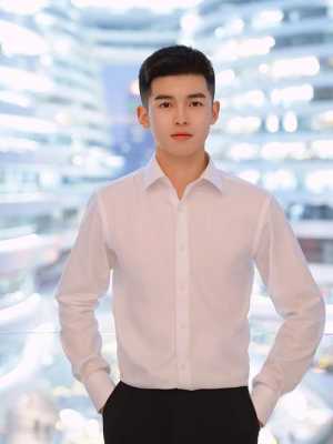 男士穿衬衣配什么外套（男士穿衬衣配什么外套好看）