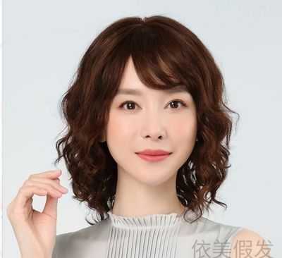中年人适合什么卷发（中年人适合什么卷发发型）