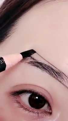欧式挑眉怎么画（欧式挑眉怎么画?）