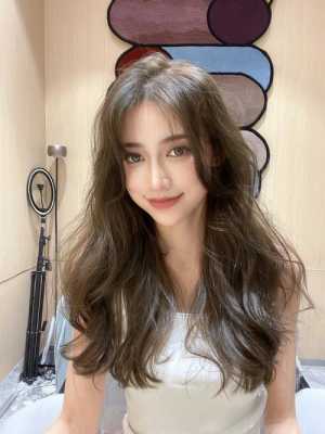 黄皮女生适合什么发色（黄皮女生适合什么发色好看）