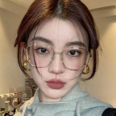 又圆又方的脸适合什么眼镜,