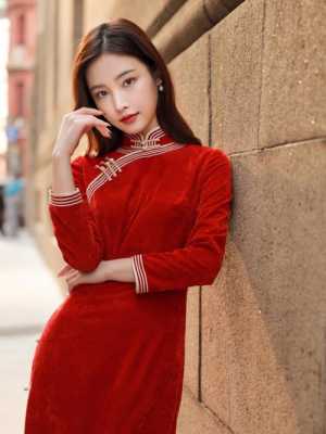 穿旗袍配什么发型最减龄,穿旗袍配什么发型视频好看