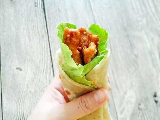 大饼脸适合烫什么发型（家常烙饼用啥水烫面）