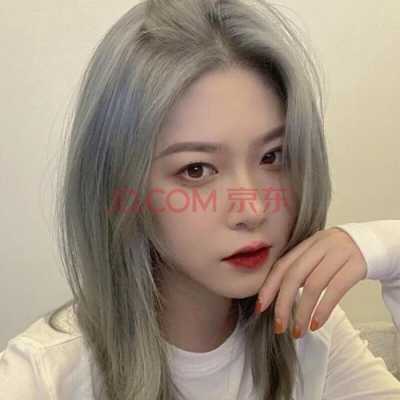 奶奶灰加什么颜色好看（奶奶灰和什么颜色搭配好看）