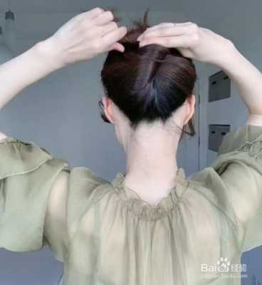 洗完头后怎么用皮筋把头发弄卷,自己怎么把头发弄卷起来