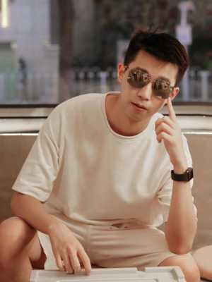 脸小带什么墨镜好看（脸小带什么墨镜好看男）