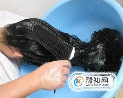 温醋洗头去屑的正确方法,醋怎么洗头发最好用