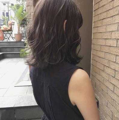 想染头发，不知道栗棕，咖啡，巧克力色那个更好看些,头发染什么颜色接近黑色不容易掉色