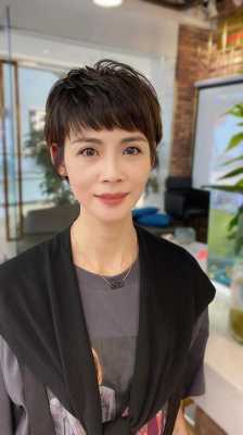 40岁女人留什么发型好（40到50岁女人长发好还是短发好）