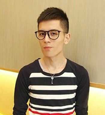 脸小剪什么发型好看男（中年男士脸小剪什么发型）