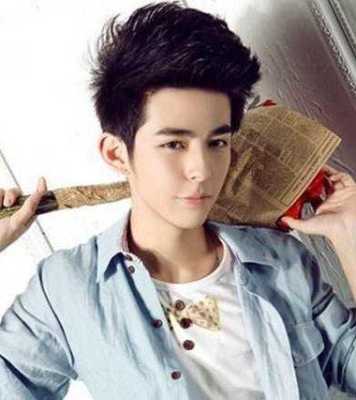 脸小剪什么发型好看男（中年男士脸小剪什么发型）