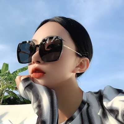 长方脸带什么墨镜好看（长方脸带什么墨镜好看图片）