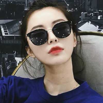长方脸带什么墨镜好看（长方脸带什么墨镜好看图片）