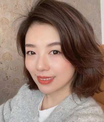 40岁女人什么发型减龄（40岁女人什么发型减龄好看）